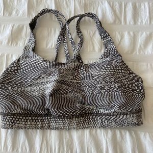 Lululemon sports bra size 6